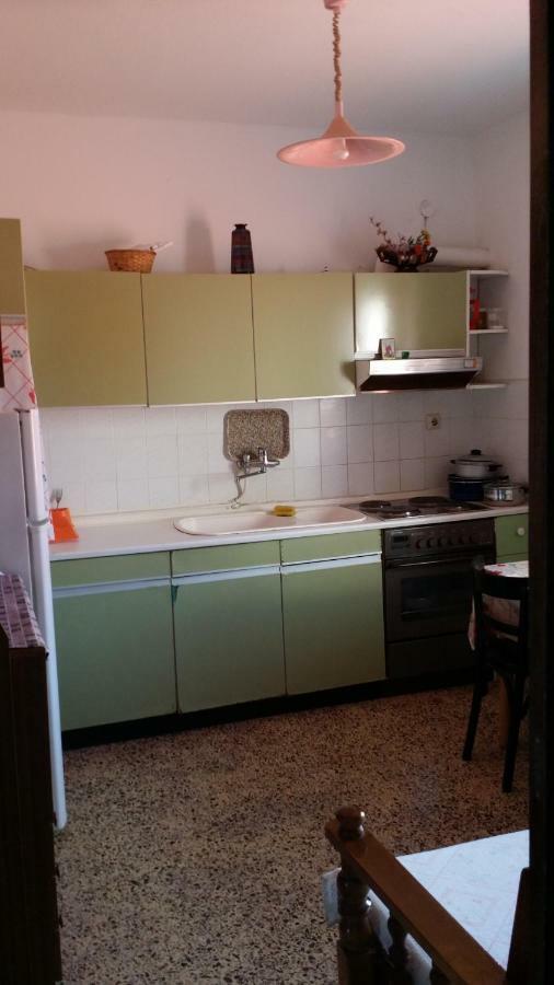 Grigorios Apartments Vrasná Exteriör bild